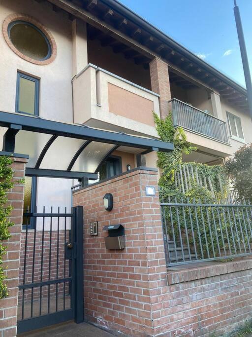 דירות Mairano Intero Bilocale Con Terrazzo Vicino A Milano מראה חיצוני תמונה